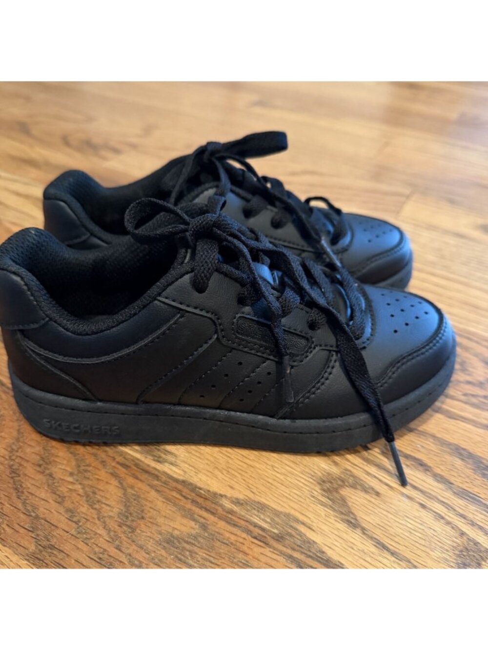 SKECHERS BOYS BLACK SNEAKERS TENNIS SHOES SIZE 13 NWOT